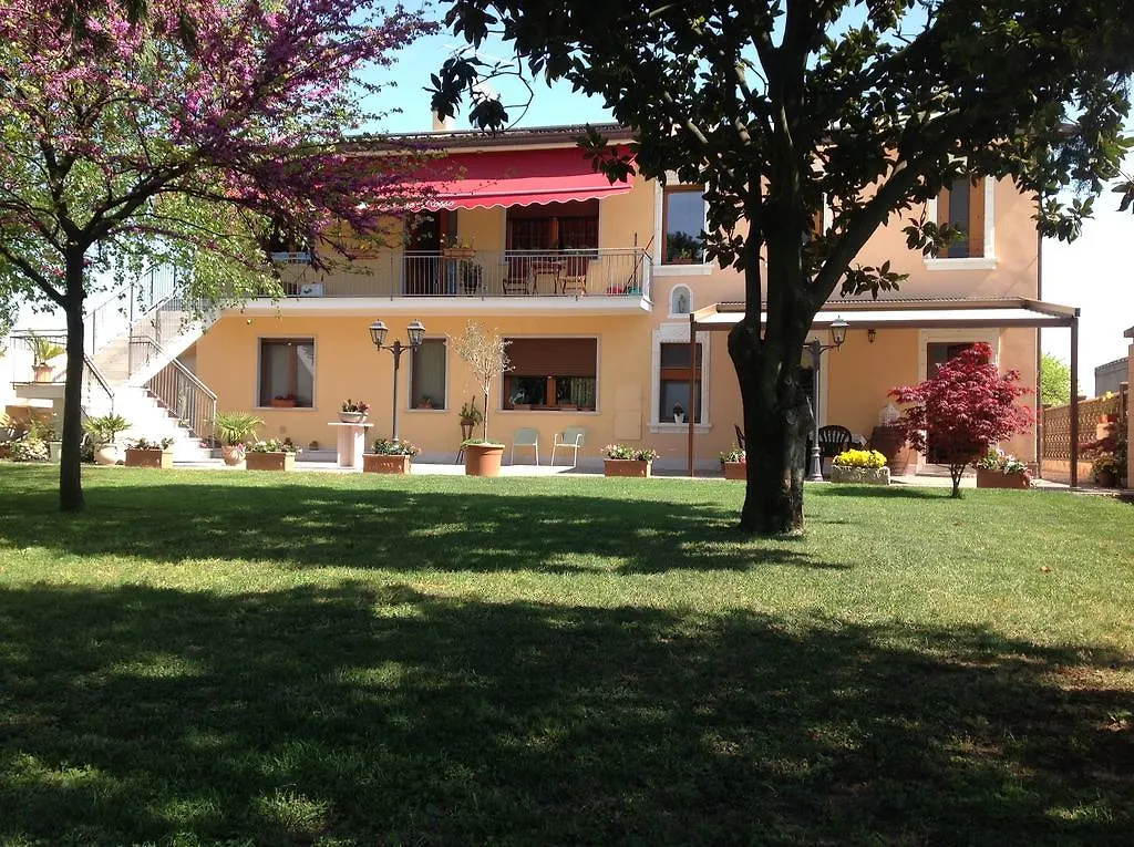 B&B Acero Rosso San Giovanni Lupatoto Italia